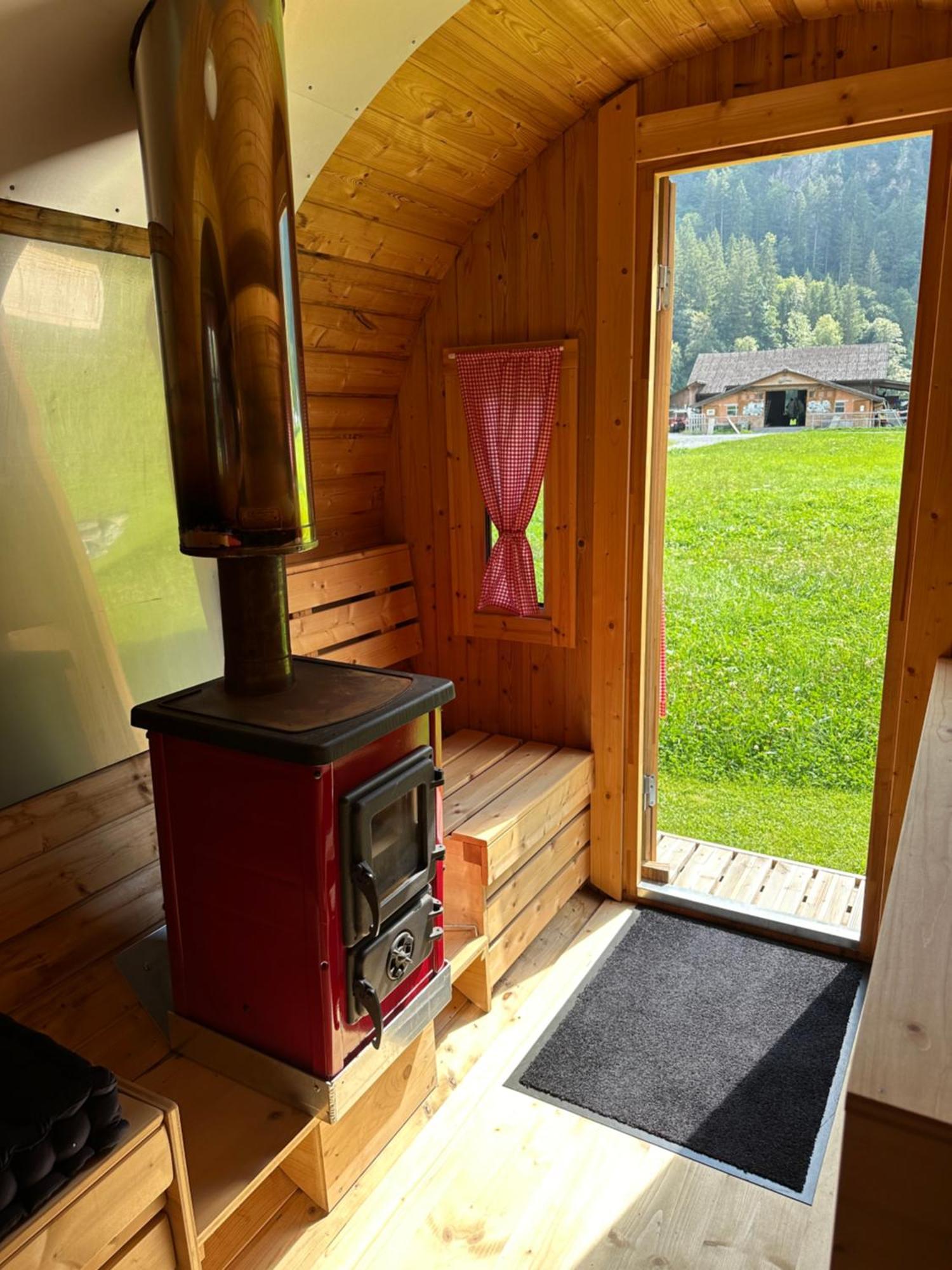 Schlafen Im Fass - Schlaffass - Abenteuer - Romantik - Haslifass Innertkirchen Exterior photo